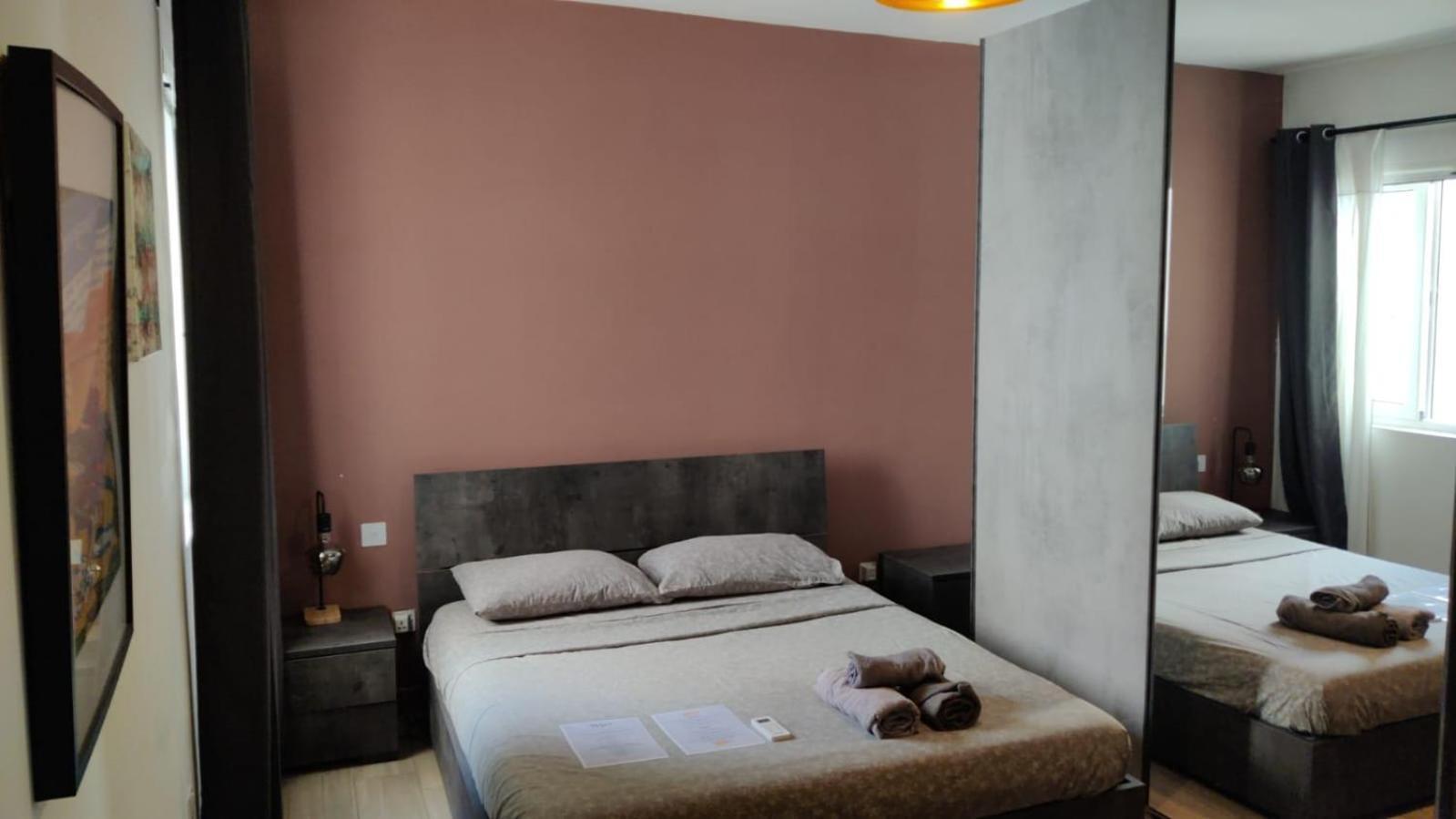 Airport Express: Private En-suite With Self-check Homestay Mqabba