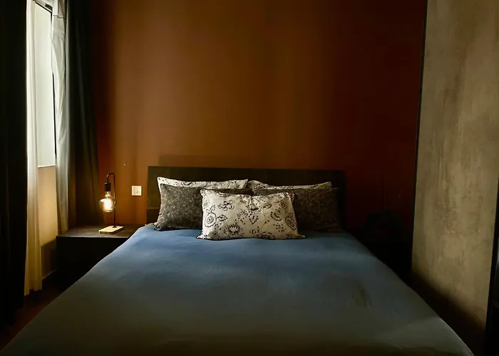 Airport Accommodation Bedroom With Your Own Private Bathroom Self Check In And Self Check Out Air-Condition Included
